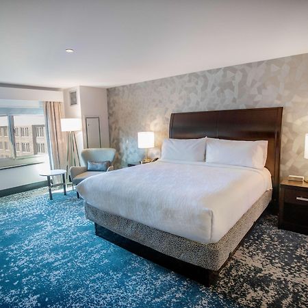 Hilton Garden Inn Bethesda Downtown Bagian luar foto