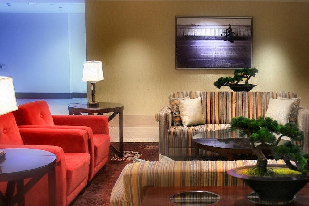 Hilton Garden Inn Bethesda Downtown Bagian luar foto