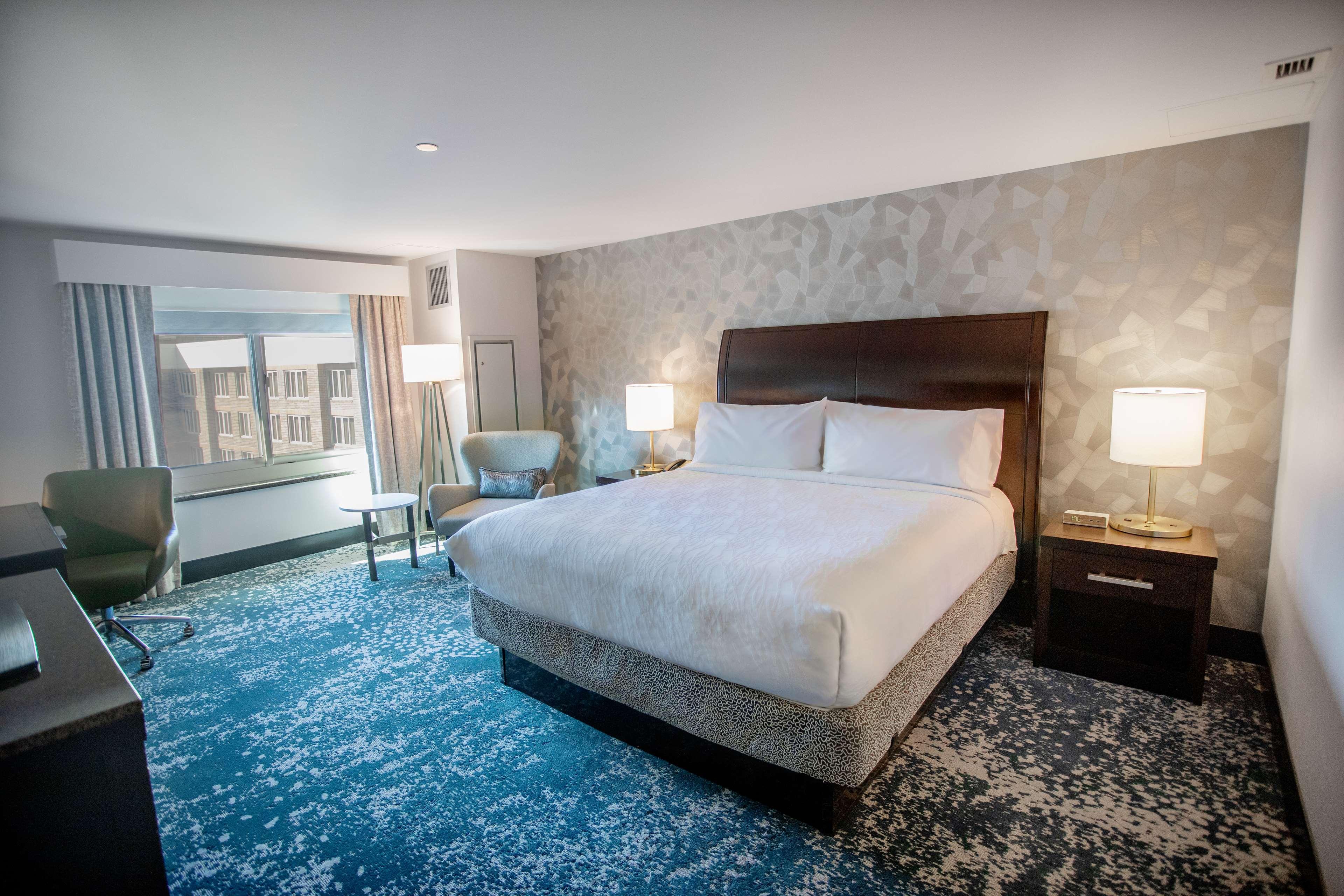 Hilton Garden Inn Bethesda Downtown Bagian luar foto