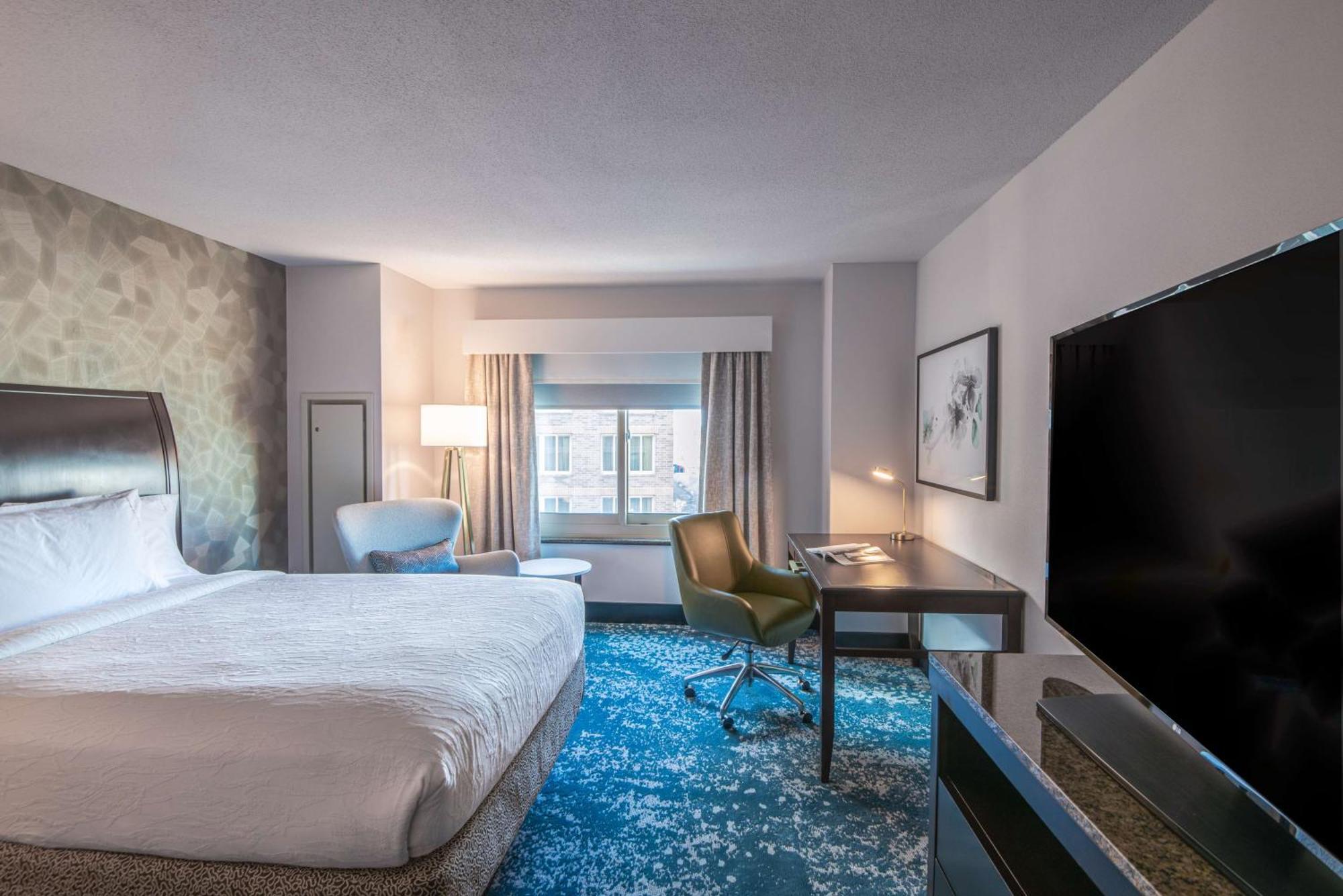 Hilton Garden Inn Bethesda Downtown Bagian luar foto