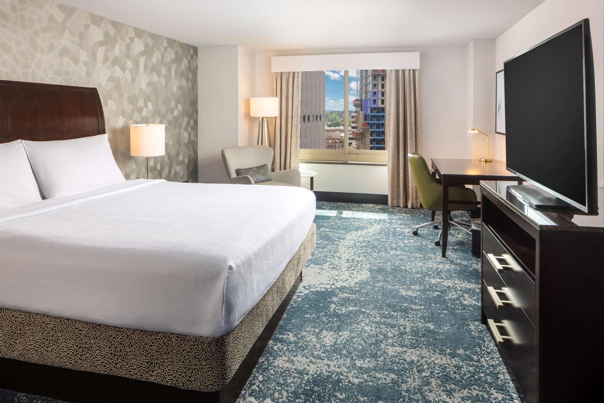 Hilton Garden Inn Bethesda Downtown Bagian luar foto