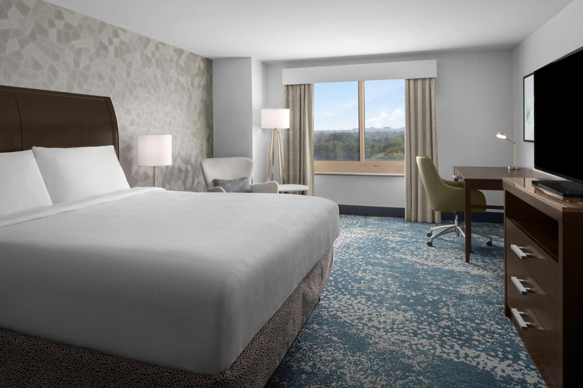Hilton Garden Inn Bethesda Downtown Bagian luar foto